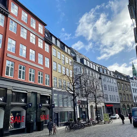 Sanders Merchant - Cute Two-bedroom In Center Of Apartment