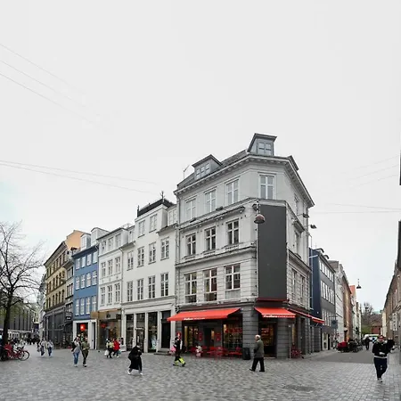 Sanders Merchant - Cute Two-bedroom In Center Of Apartment *